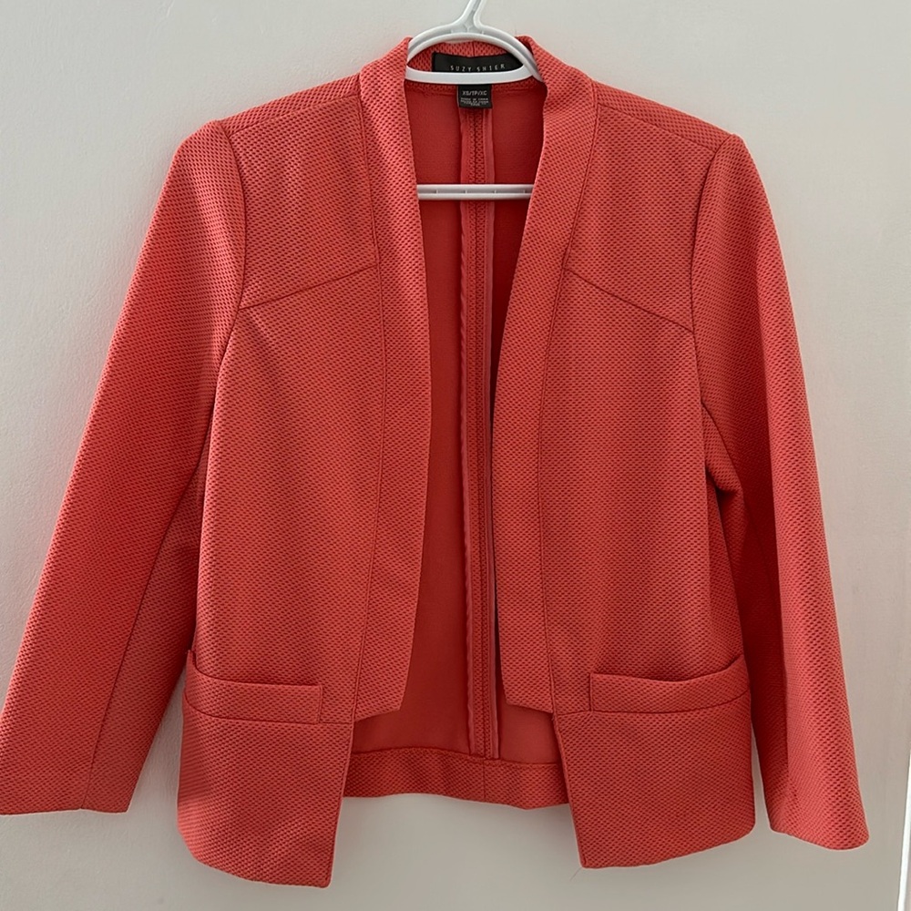 Suzy Shier Salmon blazer